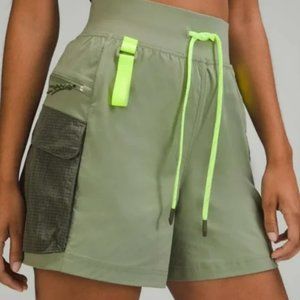 MWT Multi-Pocket Cargo High-Rise Hiking Short 5"